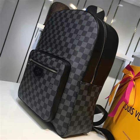 bolso louis vuitton hombre original precio|mochila louis vuitton mujer original.